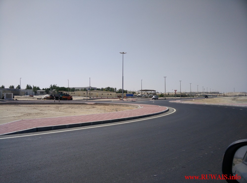 Reaching the Ruwais Mall roundabout